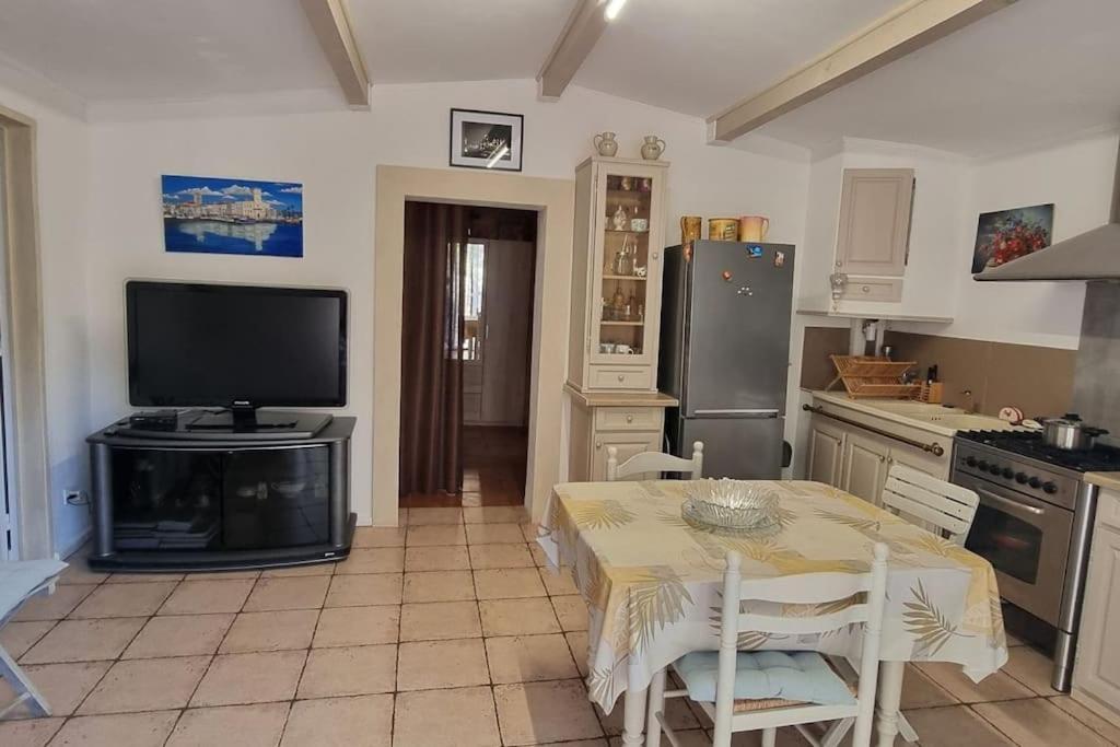 Maisonnette Chez L'Habitant La Ciotat Luaran gambar